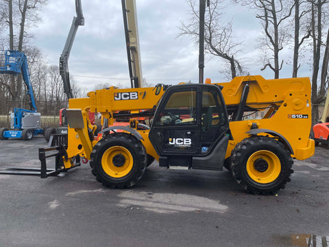 2017 JCB 510-56 10000 LB DIESEL OUTRIGGERS TELESCOPIC FORKLIFT TELEHANDLER 4WD ENCLOSED CAB WITH HEAT AND AC 3185 HOURS STOCK # BF91178549-NLPA - United Lift Equipment LLC