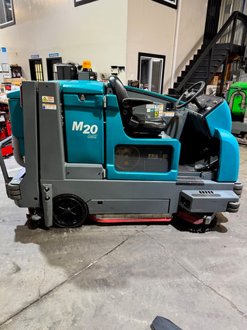 2015 TENNANT M20 SWEEPER SCRUBBER LP GAS WITH DEBRIS HOPPER 823 HOURS BF9185329-BUF - United Lift LLC
