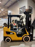 2016 CATERPILLAR 2C5000 5000 LB LP GAS FORKLIFT CUSHION 100/290" QUAD MAST SIDE SHIFTER 1221 HOURS STOCK # BF9114779-BUF - United Lift LLC