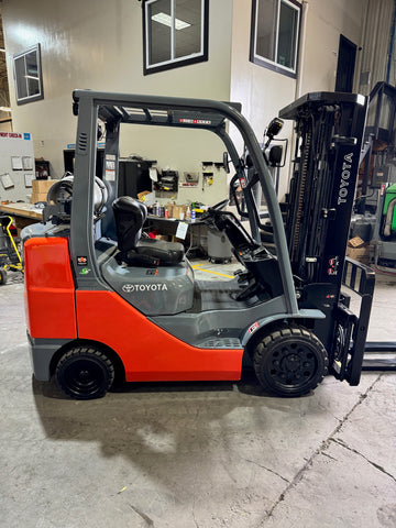 2016 TOYOTA 8FGCU30 6000 LB LP GAS FORKLIFT CUSHION 83/171" 3 STAGE MAST SIDE SHIFTING FORK POSITIONER 1158 HOURS STOCK # BF992119-BUF - United Lift LLC