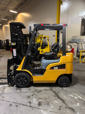 2021 CATERPILLAR/MITSUBISHI FGC20N 4000 LB LP GAS FORKLIFT CUSHION 83/187 3 STAGE MAST SIDE SHIFTING FORK POSITIONER ATTACHMENT LOW HOURS STOCK # BF998929-BUF