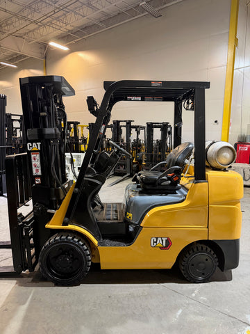 2023 CATERPILLAR/MITSUBISHI FGC30N 6000 LB LP GAS FORKLIFT CUSHION 83/186" 3 STAGE MAST SIDE SHIFTING FORK POSITIONER STOCK # BF9125179-BUF - United Lift LLC