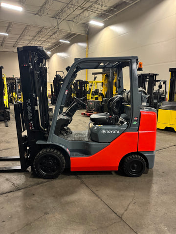 2020 TOYOTA 8FGCU30 6000 LB LP GAS FORKLIFT 876 HOURS CUSHION 87/187" 3 STAGE MAST SIDE SHIFTING FORK POSITIONER 4 WAY PLUMBING STOCK # BF9212679-BUF