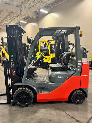 2015 TOYOTA 8FGCU25 5000 LB LP GAS FORKLIFT CUSHION 83/189 3 STAGE MAST 1892 HOURS SIDE SHIFTER STOCK # BF957919-BUF - United Lift Equipment LLC