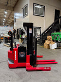 2015 RAYMOND DSX40 4000 LB ELECTRIC FORKLIFT WALKIE STACKER 72/150 3 STAGE MAST CUSHION SIDE SHIFTER 7267 HOURS STOCK # BF926629-BUF