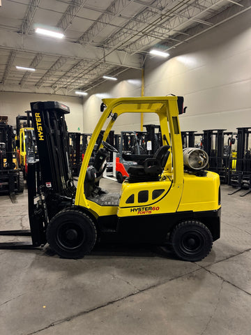 2021 HYSTER H60FT 6000 LB LP GAS FORKLIFT PNEUMATIC 86/182" 3 STAGE MAST SIDE SHIFTING FORK POSITIONER 952 HOURS STOCK # BF9118129-BUF