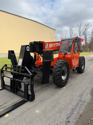 2016 JLG SKYTRAK 10054 10000 LB DIESEL TELESCOPIC FORKLIFT TELEHANDLER PNEUMATIC 4WD ENCLOSED CAB WITH HEAT 2,015 HOURS STOCK # BF9461189-BUF