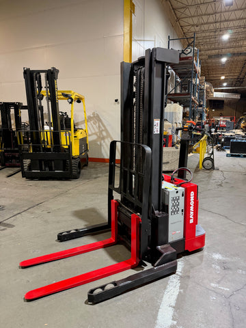 2015 RAYMOND RSS40 4000 LB ELECTRIC FORKLIFT WALKIE STACKER 85/128" 2 STAGE MAST CUSHION SIDE SHIFTER 1443 HOURS STOCK # BF946259-BUF - United Lift LLC
