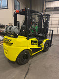 2025 DEWALT LIFT TRUCK DDFP-30 NON-COMPUTERIZED GM PSI ENGINE LP GAS PROPANE 6000 LB CAPACITY SOLID PNEUMATIC TIRES 83/185" LIFT HEIGHT 3 STAGE MAST SIDE SHIFTING FORK POSITIONER 2000hr/2YR WARRANTY STOCK # BF9238589-BUF - United Lift LLC