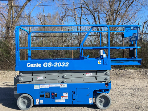 2014/2015 GENIE GS2032 SCISSOR LIFT 20' REACH ELECTRIC SMOOTH CUSHION TIRES STOCK # BF985139-RIL2