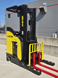 2017 HYSTER N30ZDR2-16.5 3000 LB ELECTRIC NARROW AISLE DEEP REACH FORKLIFT CUSHION 93/212 3 STAGE MAST FULL FREE LIFT SIDE SHIFTER 4278 HOURS STOCK # BF9168949-RIL