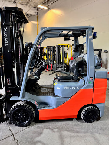2022 TOYOTA 8FGCU30 6000 LB LP GAS FORKLIFT CUSHION 94/198" 3 STAGE MAST SIDE SHIFTER 805 HOURS STOCK # BF9134429-BUF - United Lift LLC