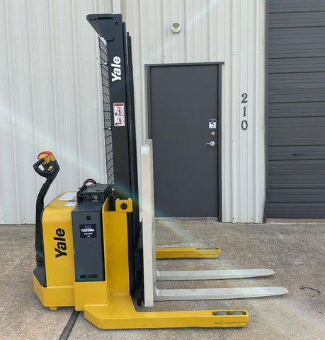 2014 YALE MSW040SFN24TV087 4000 LB ELECTRIC FORKLIFT WALKIE STACKER CUSHION 87/130 2 STAGE MAST 2131 HOURS STOCK # BF959499-ARB - United Lift Equipment LLC