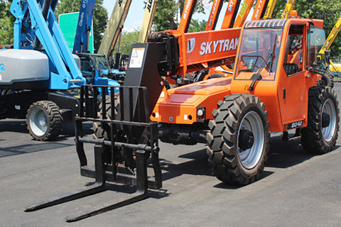 2016 SKYTRAK 8042 8000 LB DIESEL TELESCOPIC FORKLIFT TELEHANDLER PNEUMATIC 4WD 2375 ENCLOSED HEATED CAB HOURS STOCK # BF9629779-NLE