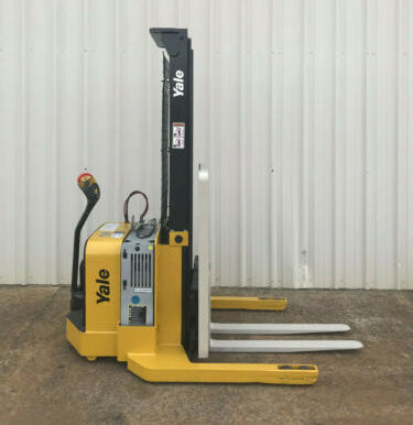 2009 YALE MSW040SFN24TV087 4000 LB ELECTRIC FORKLIFT WALKIE STACKER CUSHION 87/130" 2 STAGE MAST SIDE SHIFTER 3649 HOURS STOCK # BF964269-ARB - United Lift Equipment LLC